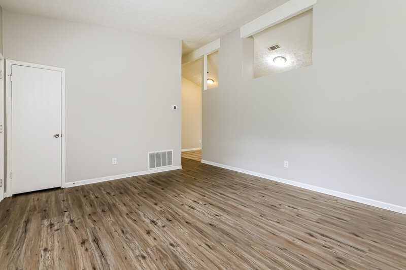 1,590/Mo, 8067 Flamingo Drive Jonesboro, GA 30238 Living Room View 2