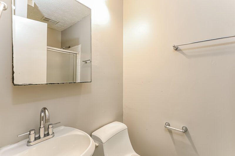 1,590/Mo, 8067 Flamingo Drive Jonesboro, GA 30238 Bathroom View