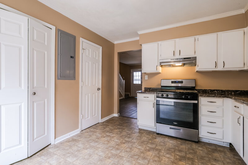 1,605/Mo, 11010 Highridge Court Hampton, GA 30228 Kitchen View 2