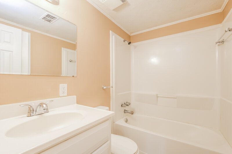 1,605/Mo, 11010 Highridge Court Hampton, GA 30228 Main Bathroom View