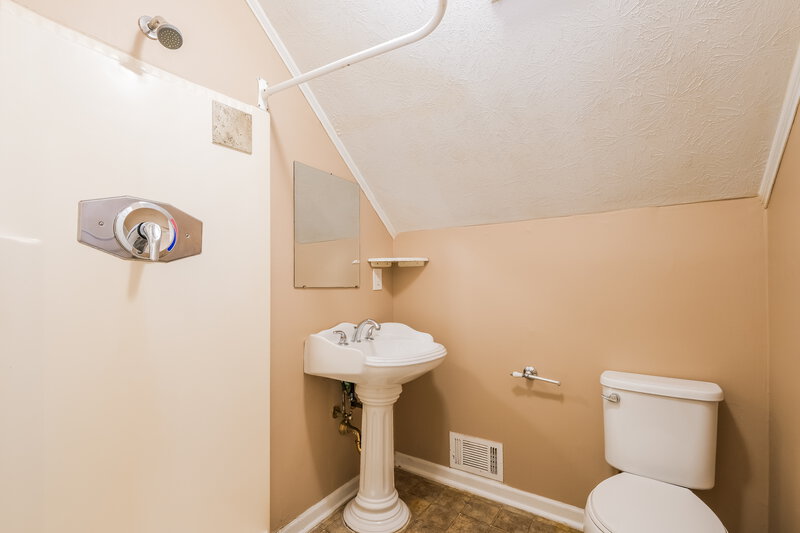 1,605/Mo, 11010 Highridge Court Hampton, GA 30228 Bathroom View