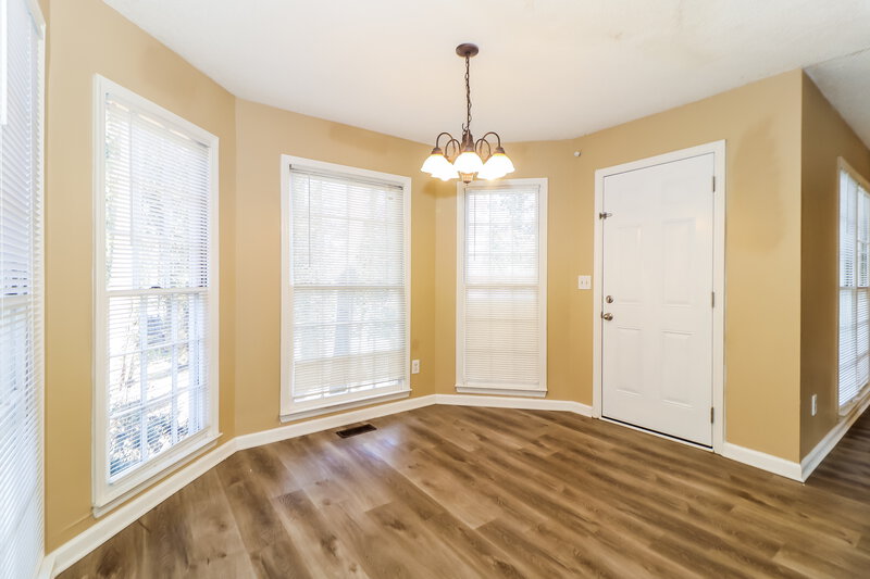 0/Mo, 725 Meadowsong Circle Lawrenceville, GA 30043 Breakfast Nook View