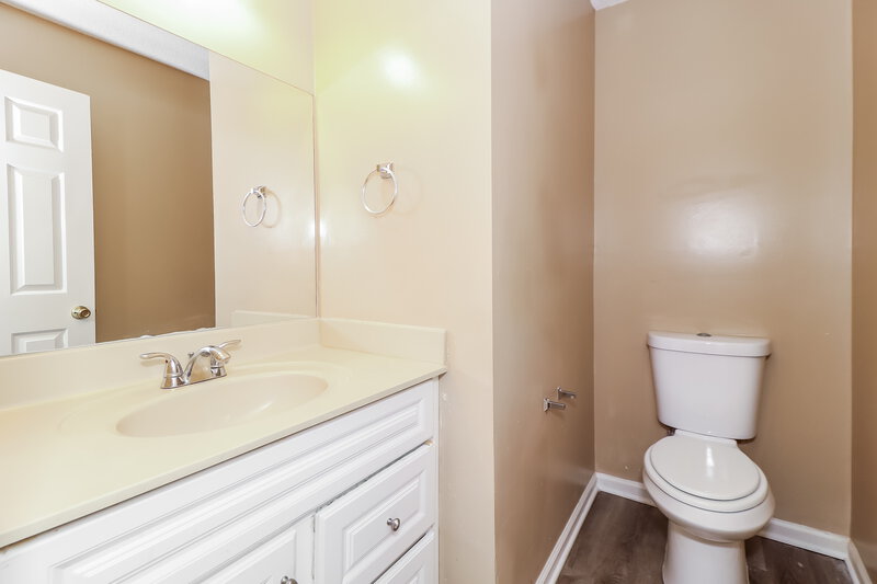 0/Mo, 725 Meadowsong Circle Lawrenceville, GA 30043 Bathroom View