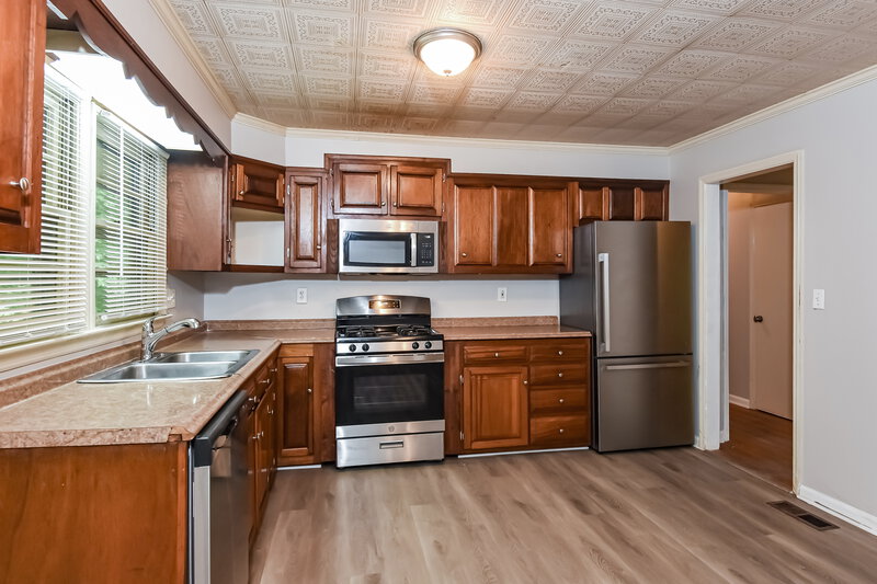 1,645/Mo, 4630 CRESANT LN Douglasville, GA 30135 Kitchen View