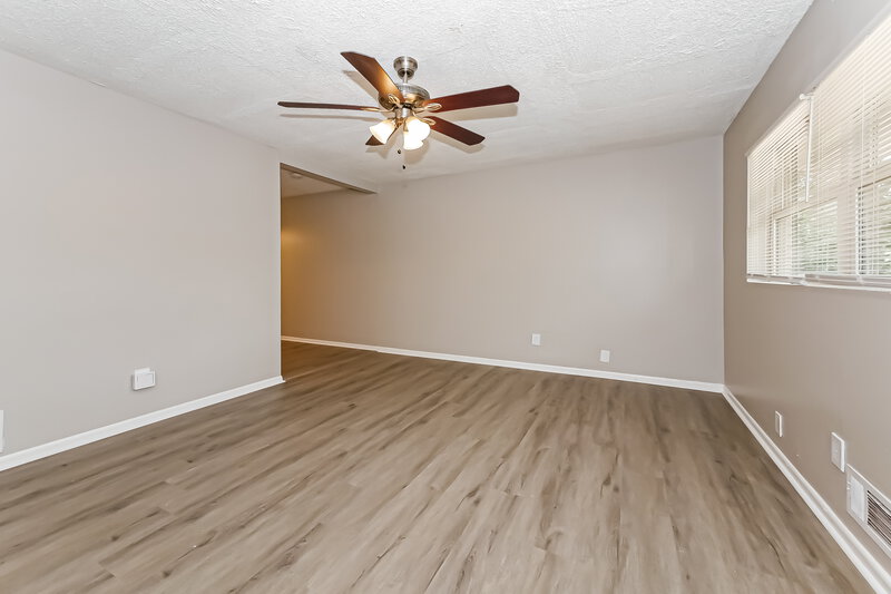 1,575/Mo, 8139 Attleboro Drive Jonesboro, GA 30238 Living Room View 3