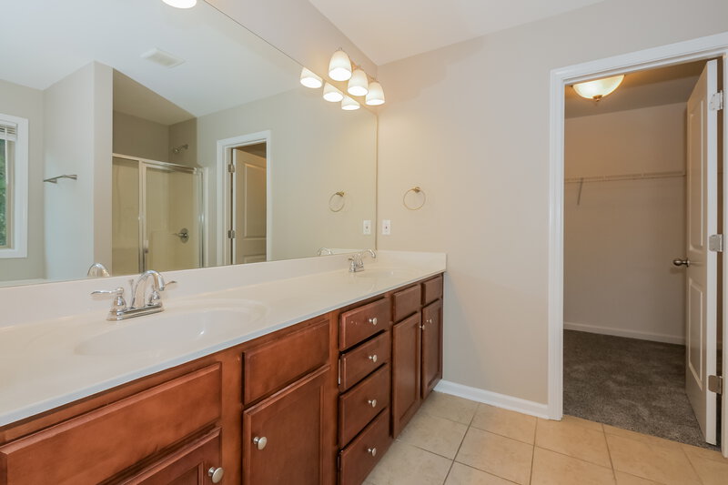 3,510/Mo, 102 Worthing Lane Fairburn, GA 30213 Main Bathroom View