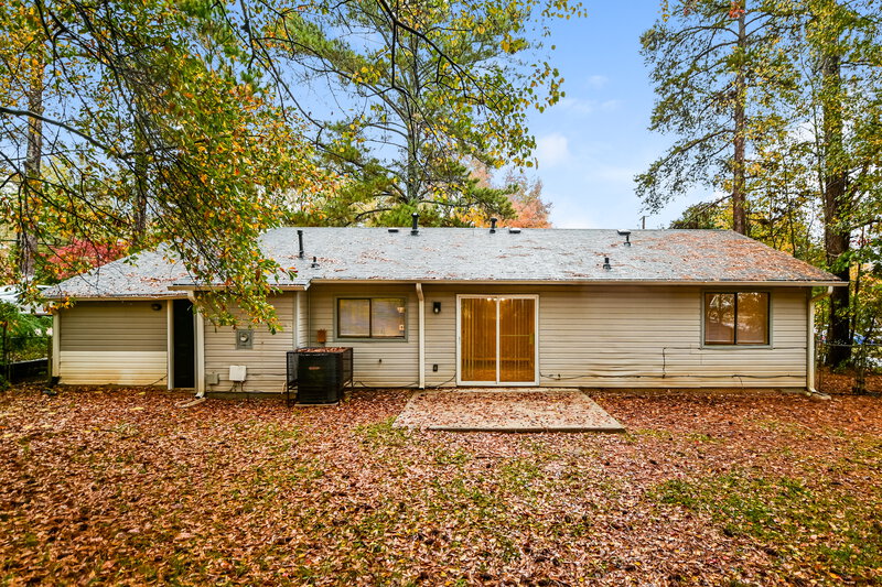 1,880/Mo, 3051 Brook Hollow Drive Rex, GA 30273 Rear View