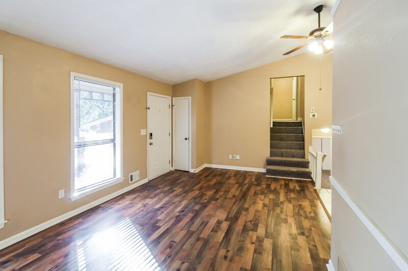 1,785/Mo, 3276 Deshong Drive Stone Mountain, GA 30087 Living Room View