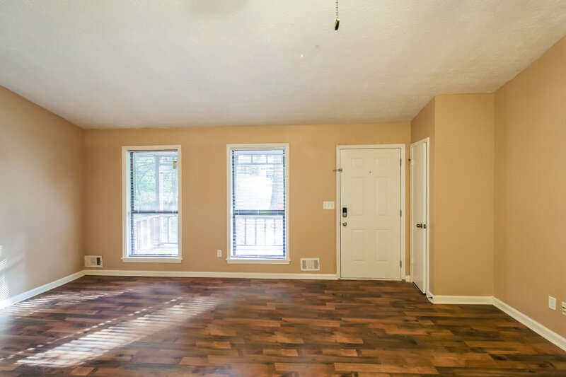 1,785/Mo, 3276 Deshong Drive Stone Mountain, GA 30087 Living Room View 2