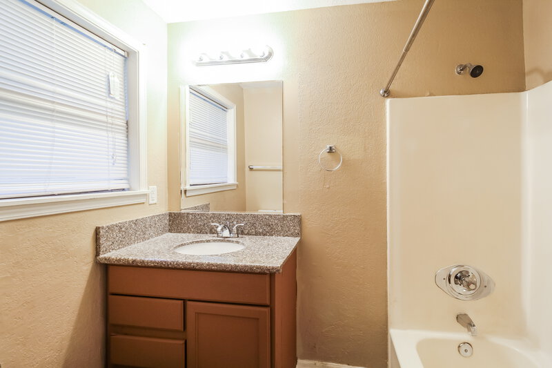 1,785/Mo, 3276 Deshong Drive Stone Mountain, GA 30087 Bathroom View