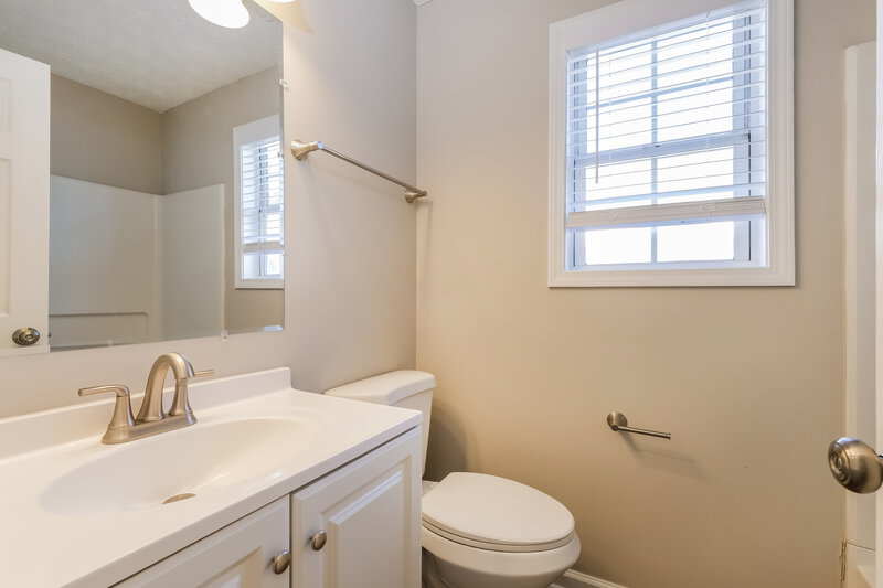 2,090/Mo, 2485 Oakland Spring Drive Snellville, GA 30039 Bathroom View