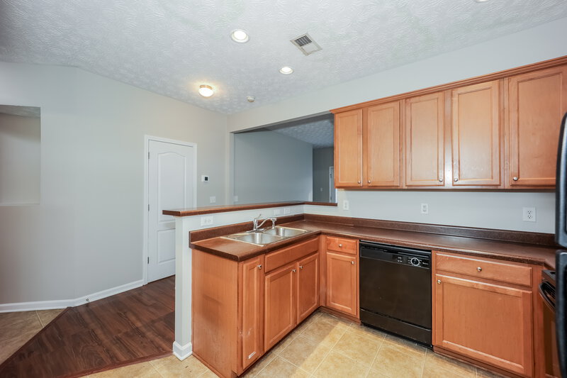 2,340/Mo, 2344 Bigwood Trail Atlanta, GA 30349 Kitchen View