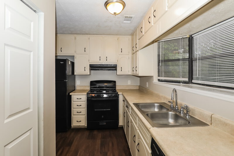 1,625/Mo, 8194 Canyon Forge Drive Riverdale, GA 30274 Misc View 4