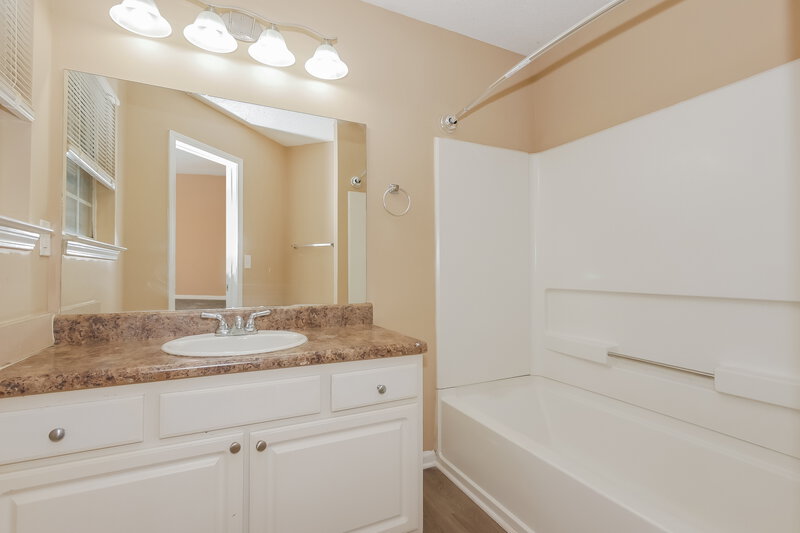 2,270/Mo, 2367 Brianna Drive Hampton, GA 30228 Bathroom View