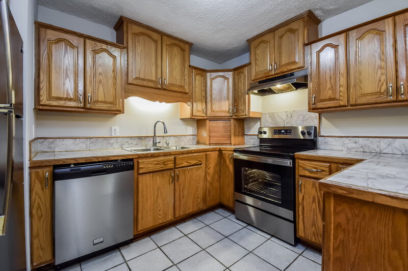 1,740/Mo, 53 Gum Springs Road Dallas, GA 30132 Kitchen View