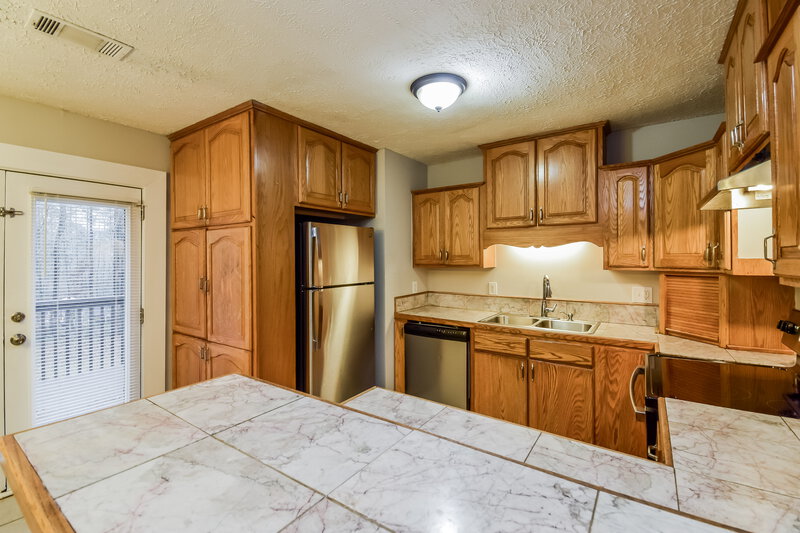 1,740/Mo, 53 Gum Springs Road Dallas, GA 30132 Kitchen View 2