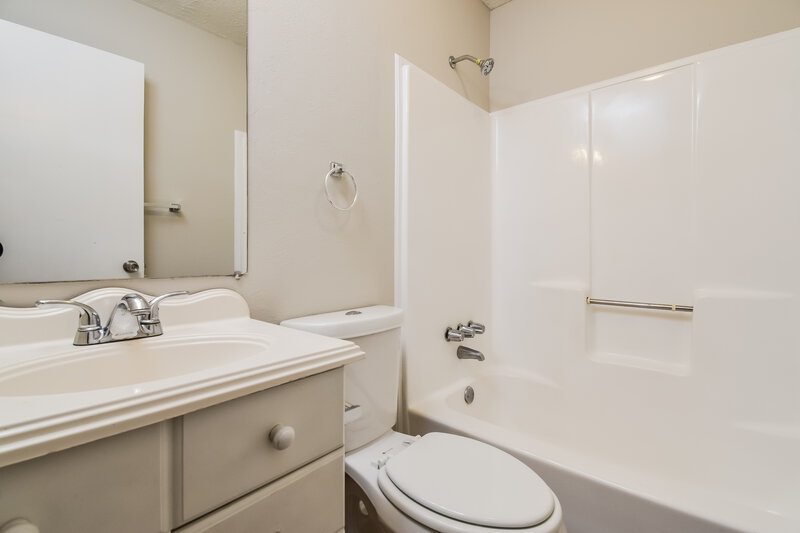 1,740/Mo, 53 Gum Springs Road Dallas, GA 30132 Bathroom View