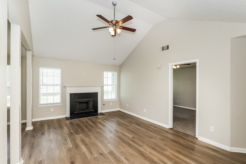 1,860/Mo, 725 Cherry Branch Cir Fairburn, GA 30213 Living Room View 2