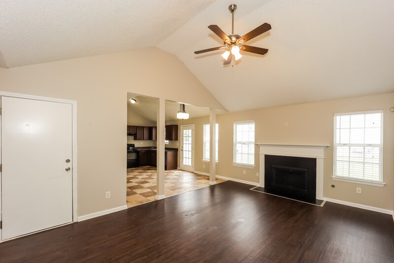 1,755/Mo, 725 Cherry Branch Cir Fairburn, GA 30213 Living Room View 3