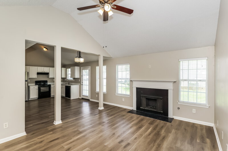 1,860/Mo, 725 Cherry Branch Cir Fairburn, GA 30213 Living Room View 3