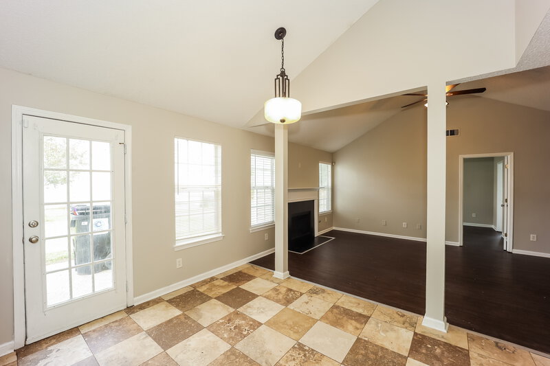 1,755/Mo, 725 Cherry Branch Cir Fairburn, GA 30213 Dining Room View 2