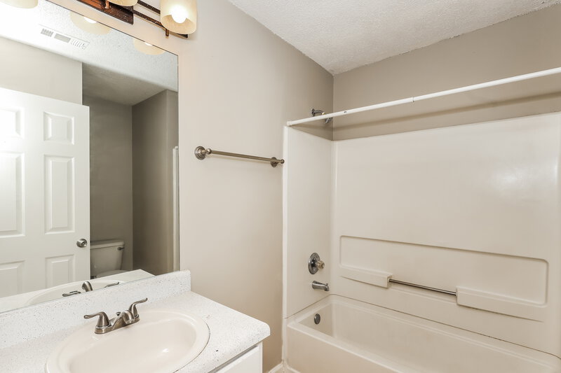 1,860/Mo, 725 Cherry Branch Cir Fairburn, GA 30213 Bathroom View