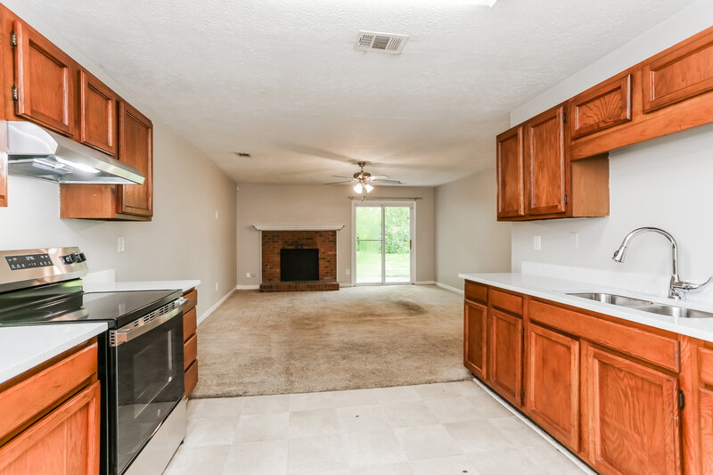 1,545/Mo, 7960 Creekstone Way Riverdale, GA 30274 Kitchen View