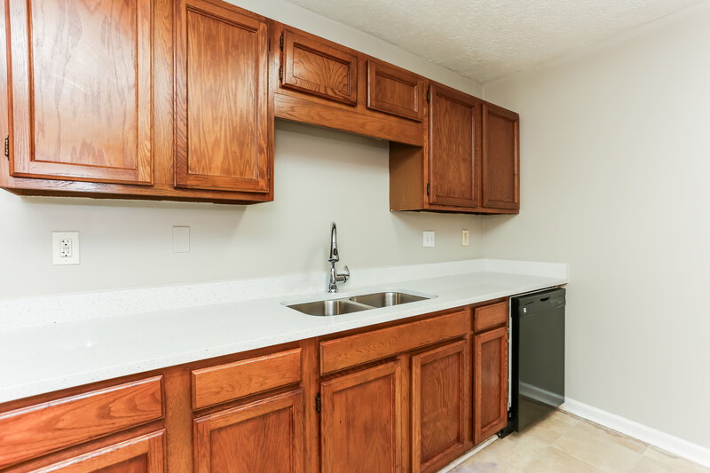 1,545/Mo, 7960 Creekstone Way Riverdale, GA 30274 Kitchen View 3