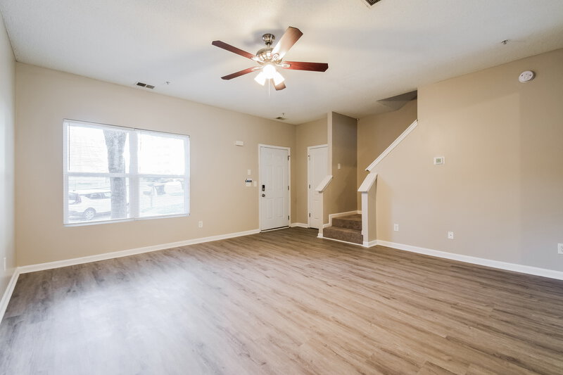 1,600/Mo, 1730 Broad River Rd College Park, GA 30349 Living Room View 2