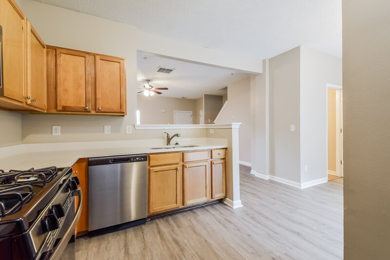 1,600/Mo, 1730 Broad River Rd College Park, GA 30349 Kitchen View 2