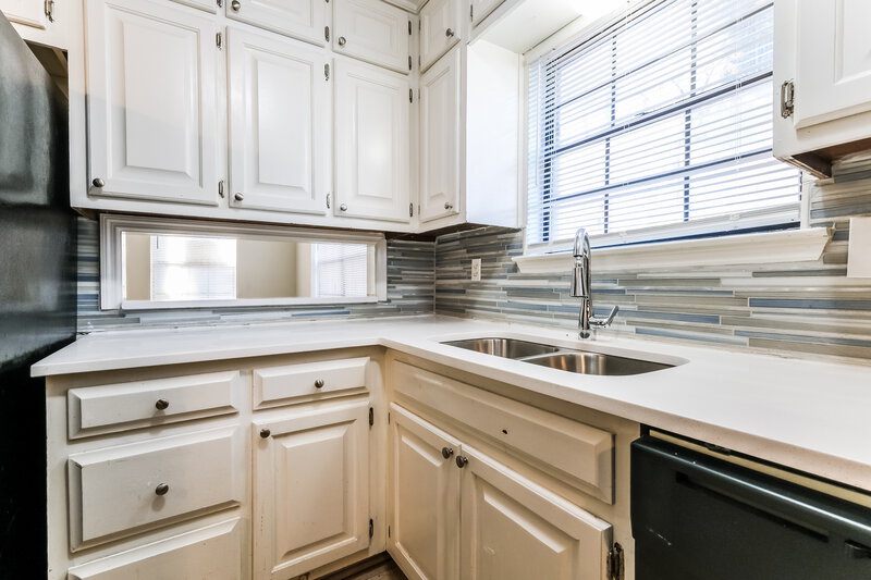 1,450/Mo, 5424 Park Pl Atlanta, GA 30349 Kitchen View