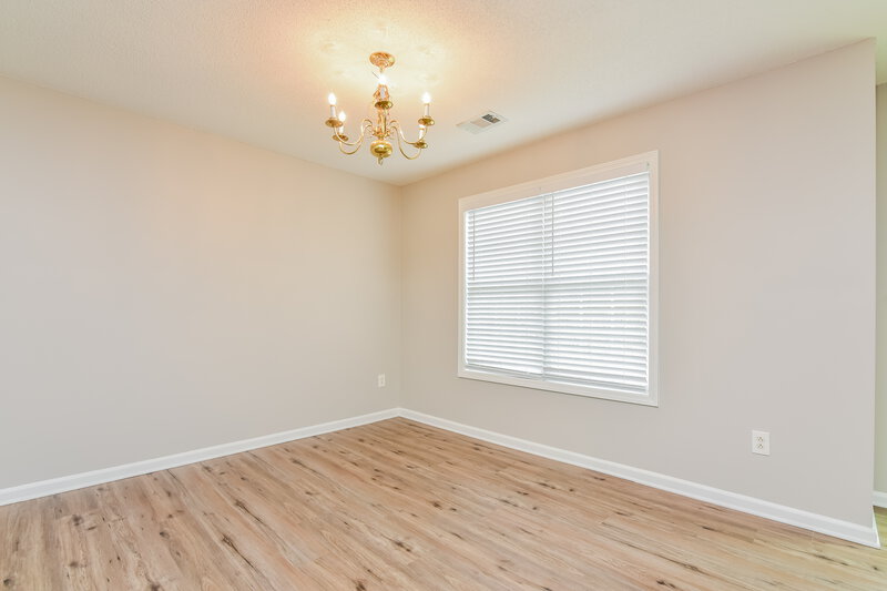 0/Mo, 6887 Mahonia Pl Lithonia, GA 30038 Dining Room View