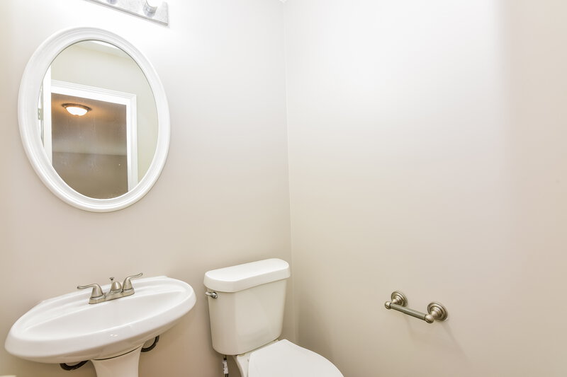 0/Mo, 6887 Mahonia Pl Lithonia, GA 30038 Bathroom View 2