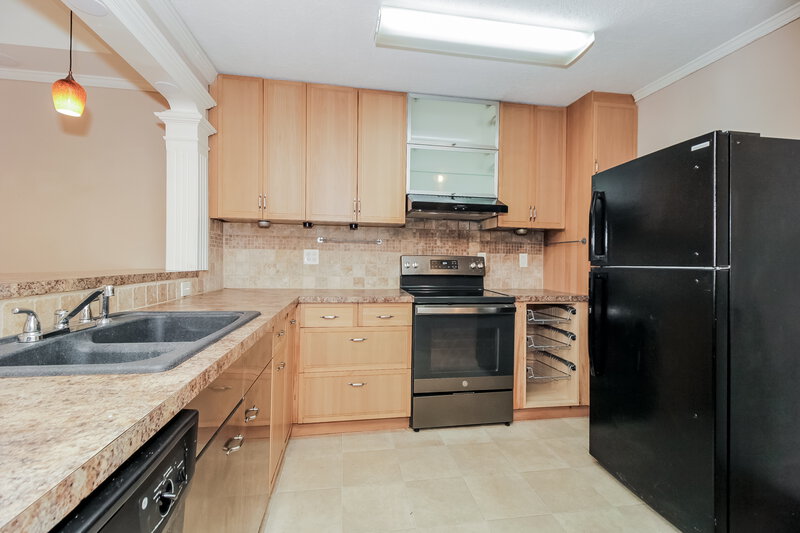 2,015/Mo, 4275 Cabretta Dr SE Smyrna, GA 30080 Kitchen View