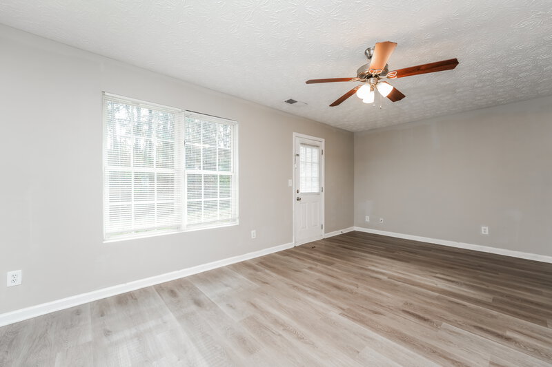 1,615/Mo, 3523 Waldrop Trl Decatur, GA 30034 Living Room View