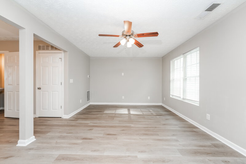 1,615/Mo, 3523 Waldrop Trl Decatur, GA 30034 Living Room View 2