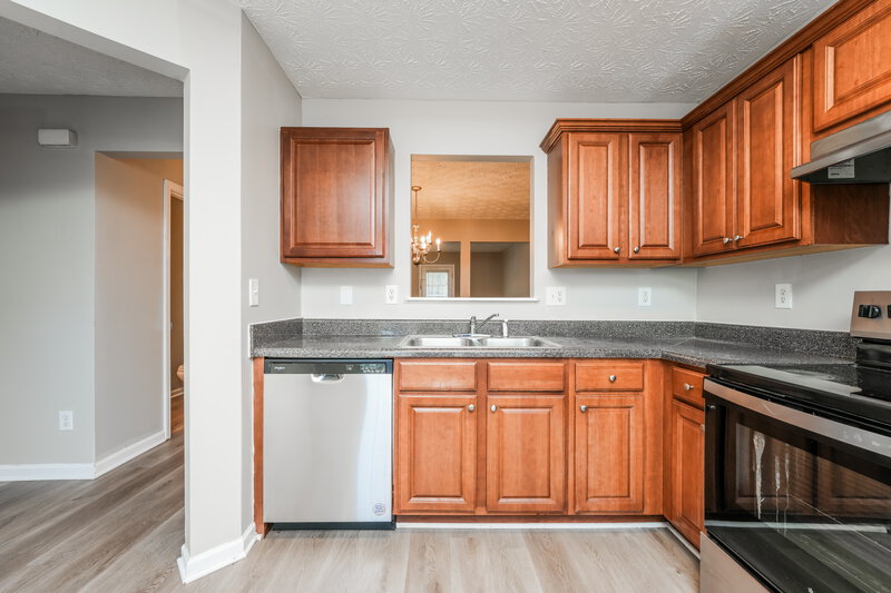 1,615/Mo, 3523 Waldrop Trl Decatur, GA 30034 Kitchen View 2