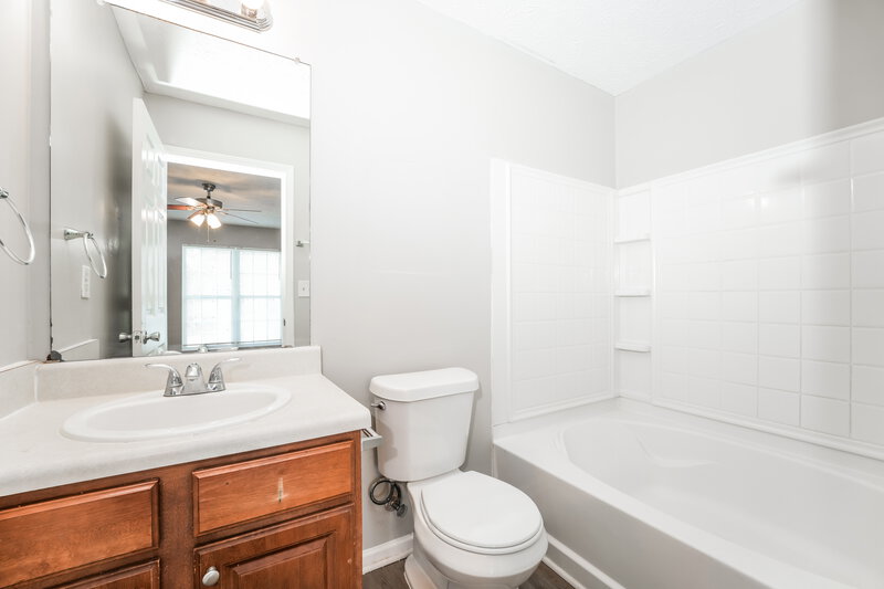 1,615/Mo, 3523 Waldrop Trl Decatur, GA 30034 Main Bathroom View