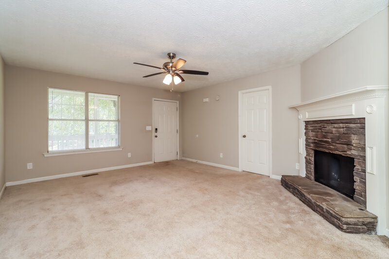 1,355/Mo, 71 Brooke Dr Dallas, GA 30157 Living Room View 2