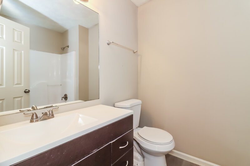 1,355/Mo, 71 Brooke Dr Dallas, GA 30157 Main Bathroom View
