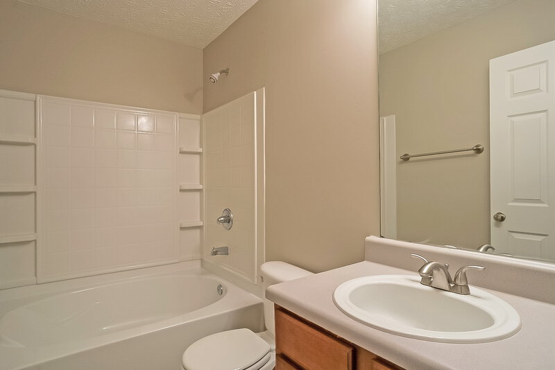 2,600/Mo, 216 Meadowlark Pl Austell, GA 30168 Bathroom View