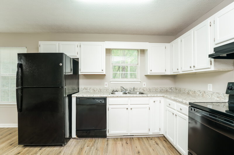 1,845/Mo, 3123 Chapperal Dr Gainesville, GA 30506 Kitchen View 2