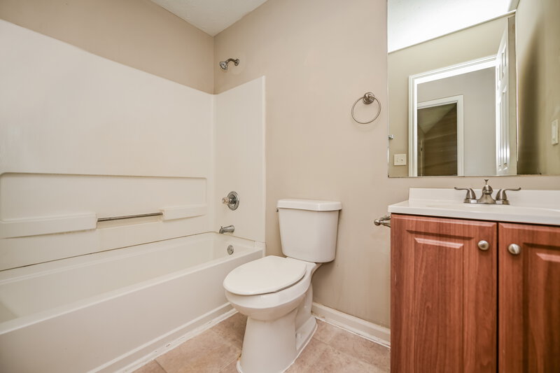 1,965/Mo, 140 Hazelhurst Dr Covington, GA 30016 Bathroom View