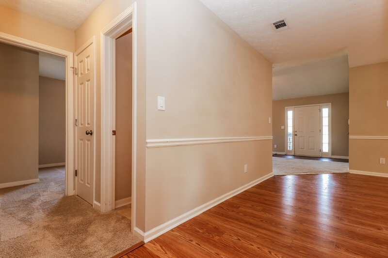 1,570/Mo, 10631 Cherry Cv Jonesboro, GA 30238 Foyer View