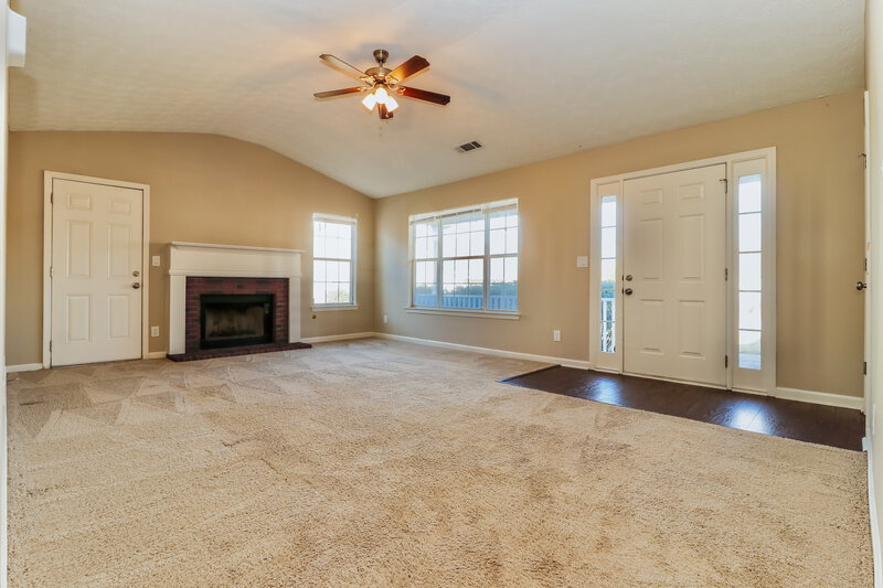 1,570/Mo, 10631 Cherry Cv Jonesboro, GA 30238 Living Room View 2