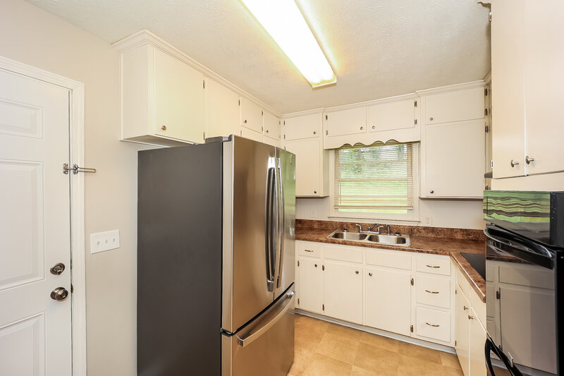 0/Mo, 1647 Lamont Ave Conley, GA 30288 Kitchen View