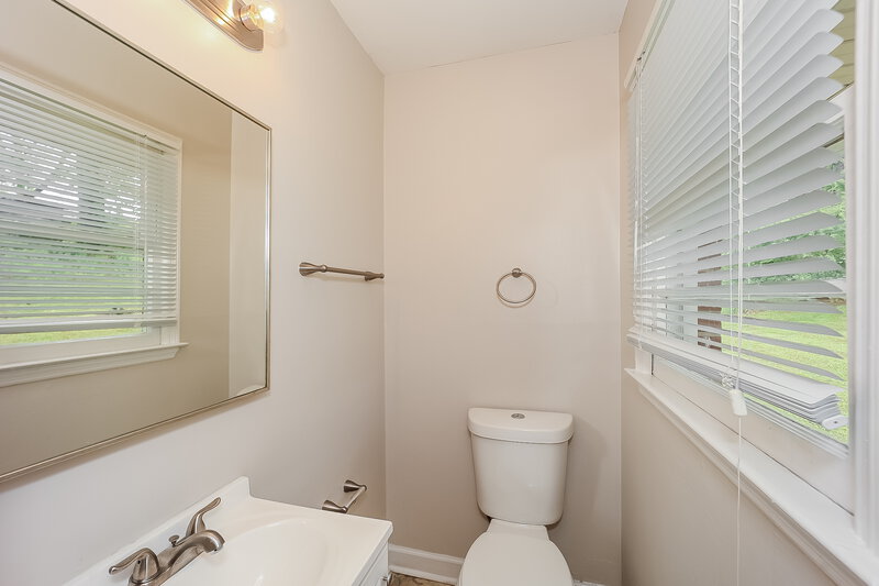 0/Mo, 1647 Lamont Ave Conley, GA 30288 Main Bathroom View
