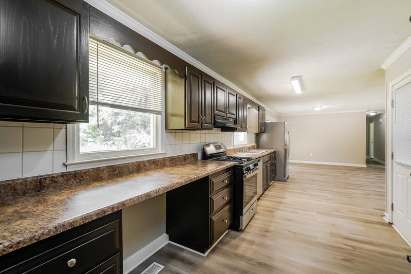 1,595/Mo, 3983 N SHELBY Lane Douglasville, GA 30135 Kitchen View