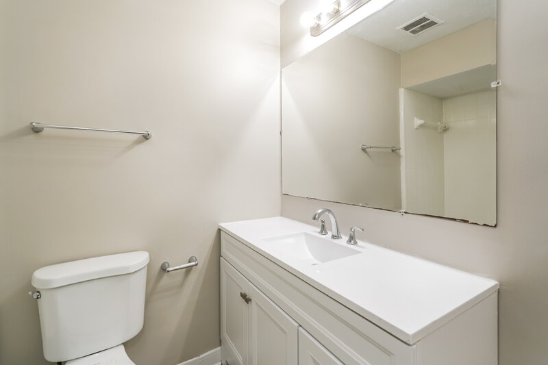 1,595/Mo, 3983 N SHELBY Lane Douglasville, GA 30135 Bathroom View 2