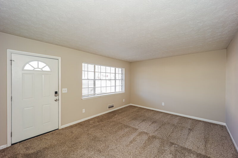 1,745/Mo, 7323 Mockingbird Trl Riverdale, GA 30274 Living Room View 2